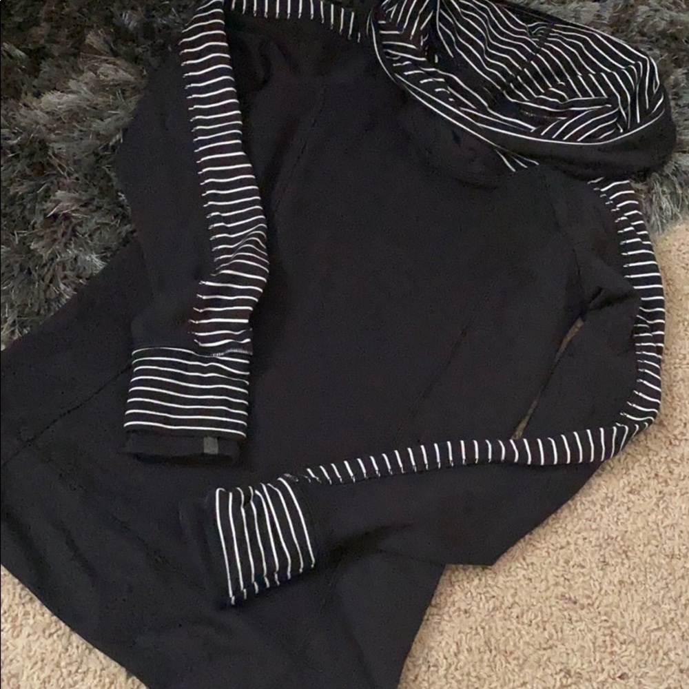 Lululemon think fast pullover fitted hoodie
